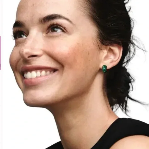 Gorjana Noel Emerald Huggie Hoop Earrings New - Picture 7 of 7